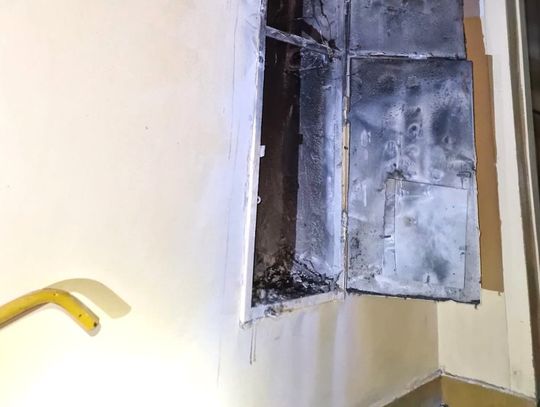 Do pożaru bloku przy ul. Wybickiego w Zamościu doszło 13 lutego nad ranem.