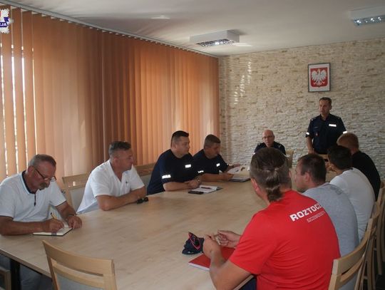 Zamość: Policjanci i działacze przy jednym stole. Rozmawiali o bezpieczeństwie na stadionach