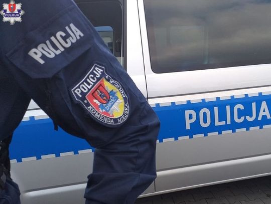 Policjant z KMP Zamość na służbie zatrzymał poszukiwanego 23-latka. Po pracy zauważył jeszcze innego przestępcę. Tamtego też ujął.