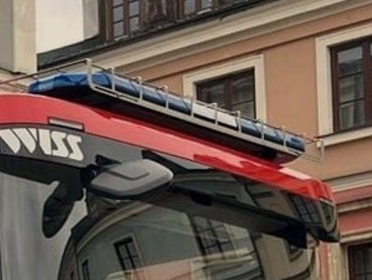 Zaprószenie ognia była prawdopodobnie przyczyną pożaru kamienicy przy ul. Bazyliańskiej w Zamościu. Do szpitala trafiła z poparzeniami jedna osoba.