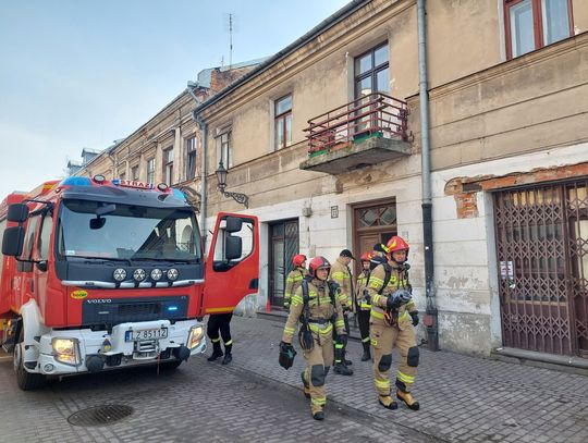 Zamość: Pożar w kamienicy na starówce. Co się zapaliło? [ZDJĘCIA]