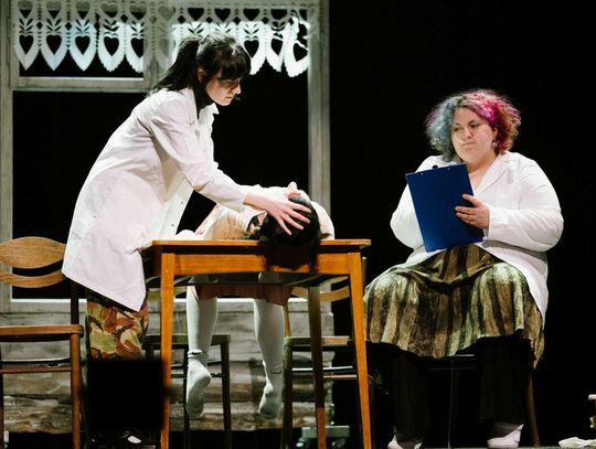 Zamość: Premiera spektaklu „FEBLIK 2.0” młodzieżowej Grupy Teatralnej „Drobiazg” Zamojski Dom Kultury zaprasza 15 kwietnia o godz. 18 na premierę spektaklu „FEBLIK 2.0” młodzieżowej Grupy Teatralnej „Drobiazg”.