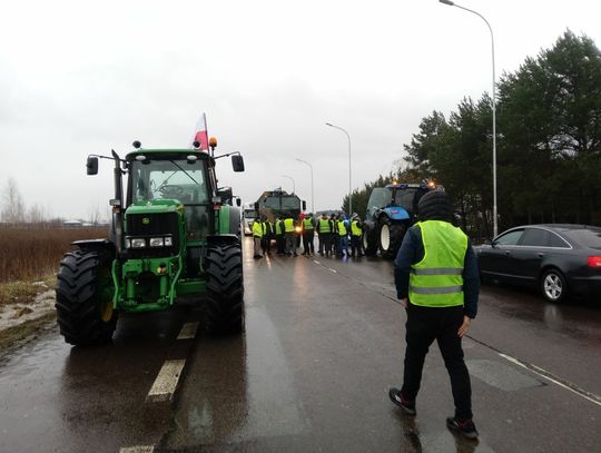 Zamość: Protest rolników. Sznur traktorów ciągnął się na 2,5 kilometra [ZDJĘCIA]