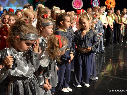 Zamość: Stracony jest każdy dzień bez uśmiechu. Koncert wychowanków Młodzieżowego Domu Kultury
