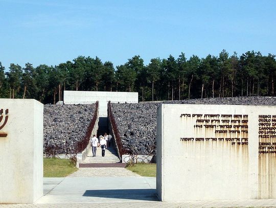 Zamość: Uczennice I LO laureatkami historycznego konkursu