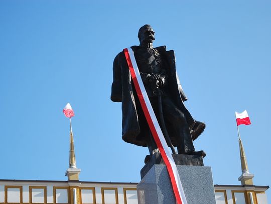Zamość: Witaj wielki Marszałku. Pomnik Piłsudskiego odsłonięty