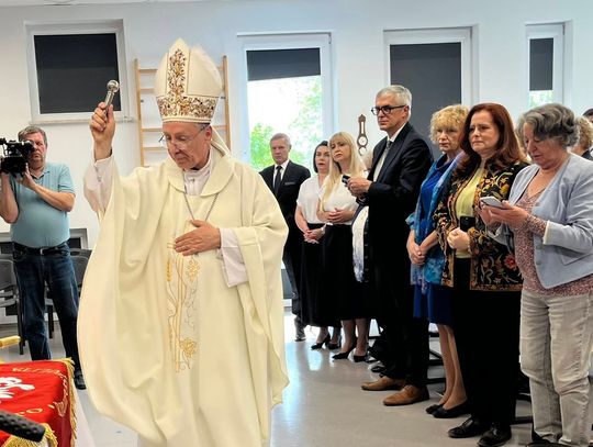 Zamość: Wyjątkowy dzień „Krok za krokiem”. Szkoła otrzymała sztandar i imię Zofii Kułakowskiej Prowadzona przez stowarzyszenie Pomocy Dzieciom Niepełnosprawnym „Krok za krokiem” w Zamościu Niepubliczna Szkoła Podstawowa otrzymała 15 maja sztandar oraz imię Zofii Antoniny Kułakowskiej.