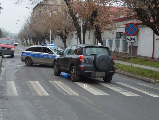 Zamość: Wypadek na ul. Sienkiewicza. Toyota wjechała w pieszego