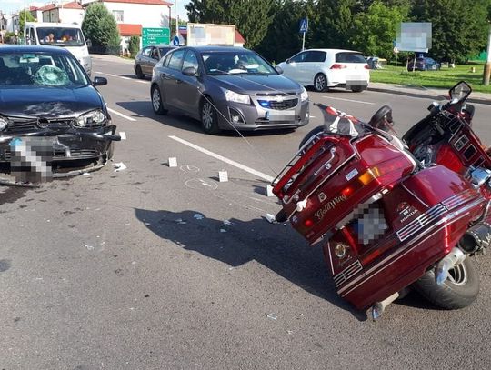 Zamość: Zderzenie motocykla z volkswagenem na Sadowej. 40-latek wymusił pierwszeństwo