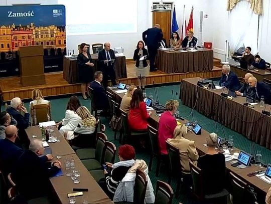 Zamość: Żółta kartka dla Nowakowskiego i przeprosiny. Zabrakło 2 głosów do jego odwołania
