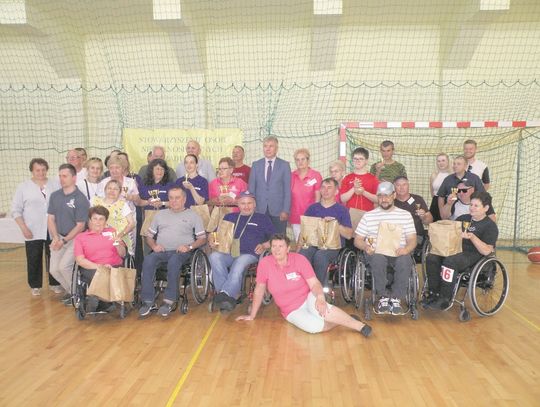 W Tomaszowie Lubelskim odbyły kolejne zawody osób niepełnosprawnych organizowane przez Stowarzyszenie Osób z Niepełnosprawnością Narządów Ruchu „Promyk”.