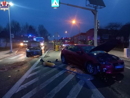 Zderzenie dwóch samochodów w Łabuniach.