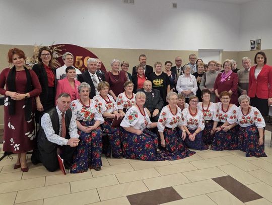 Złote Gody w Trzeszczanach świętowało aż 14 małżeństw! Uczestnicy uroczystości Złotych Godów w Trzeszczanach.