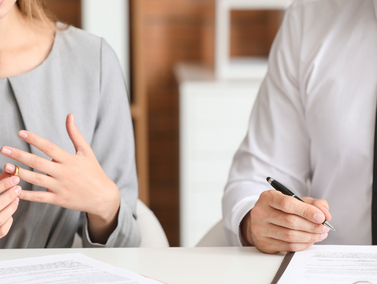 Nie trzeba będzie iść do sądu, żeby się rozwieść – tak mają się zmienić przepisy dotyczące rozwodów.