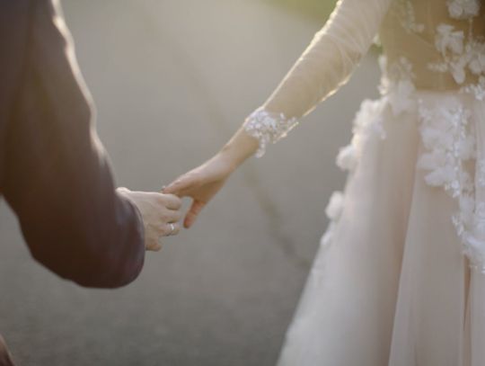 Znajdź idealne obrączki ślubne: kompletny przewodnik