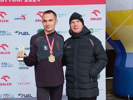 Zawodnik Znicza Biłgoraj wygrał wyścig juniorów do lat 20 na dystansie 3 km. W Bytomiu Znicz okazał się najlepszy w klasyfikacji drużynowej w kategorii U20, jednak dostał srebrne medale. Klub z Biłgoraja wysłał do PZLA pismo, w którym wyraził swój protest.