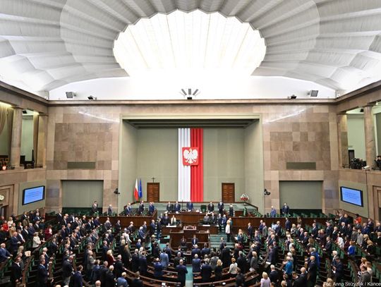 Parlament intensywnie pracuje nad zniesieniem dwukadencyjności.