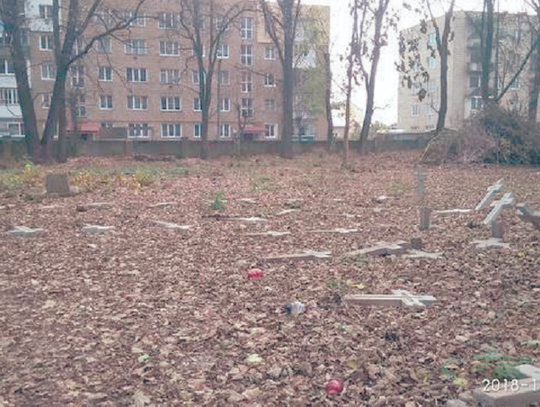 Zniszczyli polski cmentarz na Ukrainie