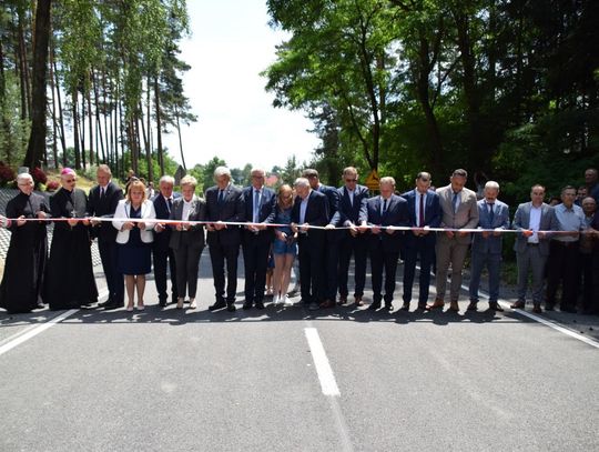 Nowy odcinek drogi biegnie od Krasnobrodu przez Szur i Łuszczacz do miejscowości Łasochy został oficjalnie otwarty 30 czerwca.