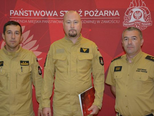 Zuch strażak. Komendant zamojskiej straży pożarnej wyróżnił Łukasza Sowę