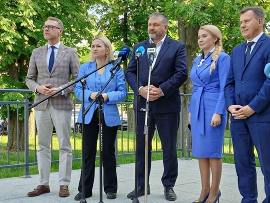 Spotkanie z mieszkańcami poprzedziła konferencja ministra Waldemara Żurka z udziałem polityków Koalicji Obywatelskiej z województwa lubelskiego.