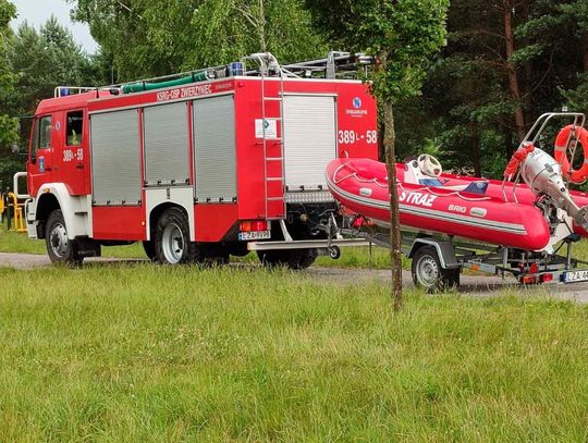 Zwierzyniec: Podczas burzy wiatr przewrócił na zalewie kajaki z siedmioma osobami