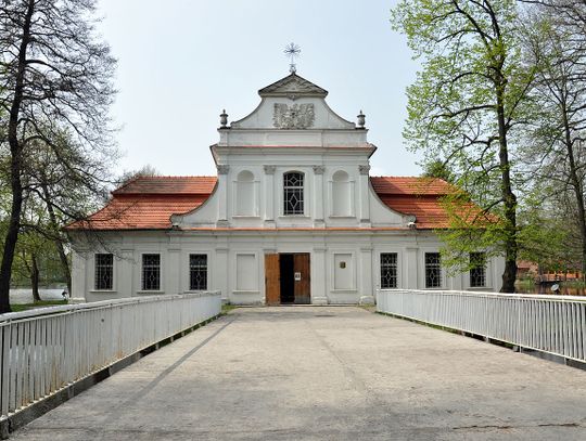 Zwierzyniec: Pomost przy stawie kościelnym do remontu