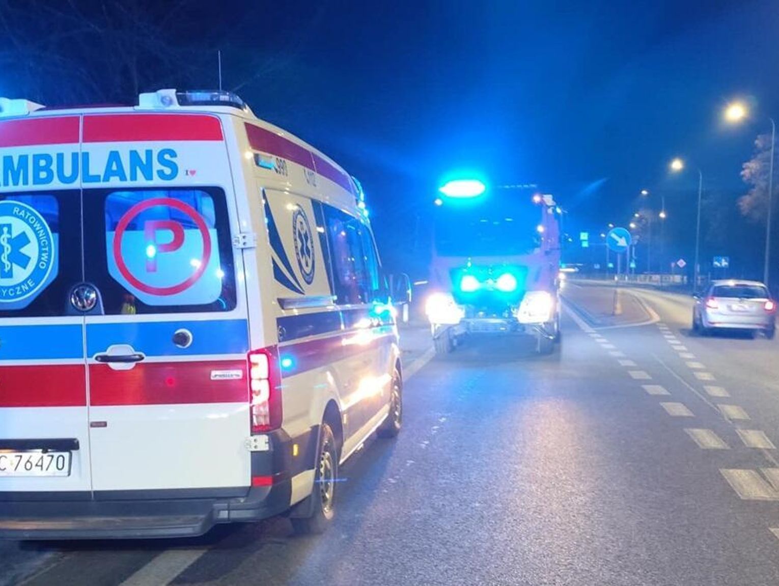 2-letnie dziecko spadło z piętrowego łóżeczka. Kobieta potrącona na parkingu przy cmentarzu
