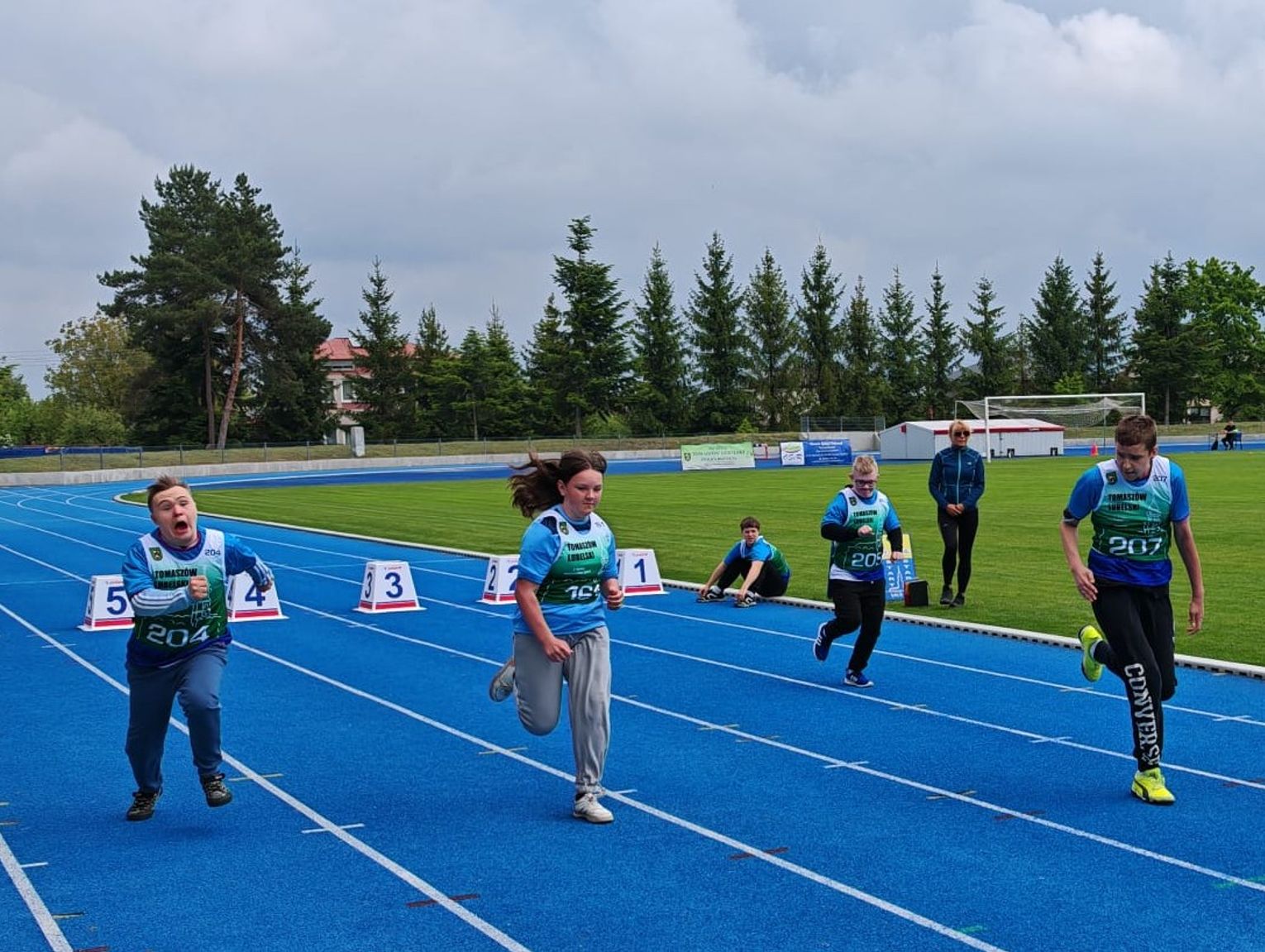 9 klubów, 120 zawodników i medale. Lubelski Mityng Lekkoatletyczny Olimpiad Specjalnych za nami!
