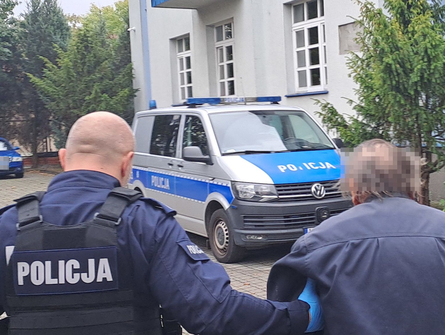 Lubelskie: Agresywny senior z nożem w ręku, groził najbliższym zabójstwem. Trafił za kraty