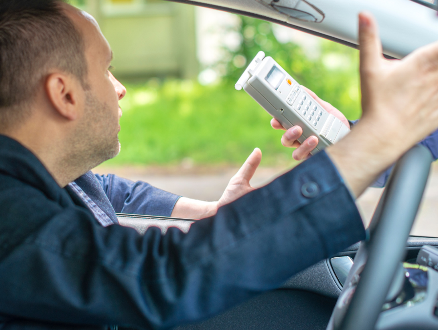 Alkohol, brawura i zakaz prowadzenia to niebezpieczna mieszanka