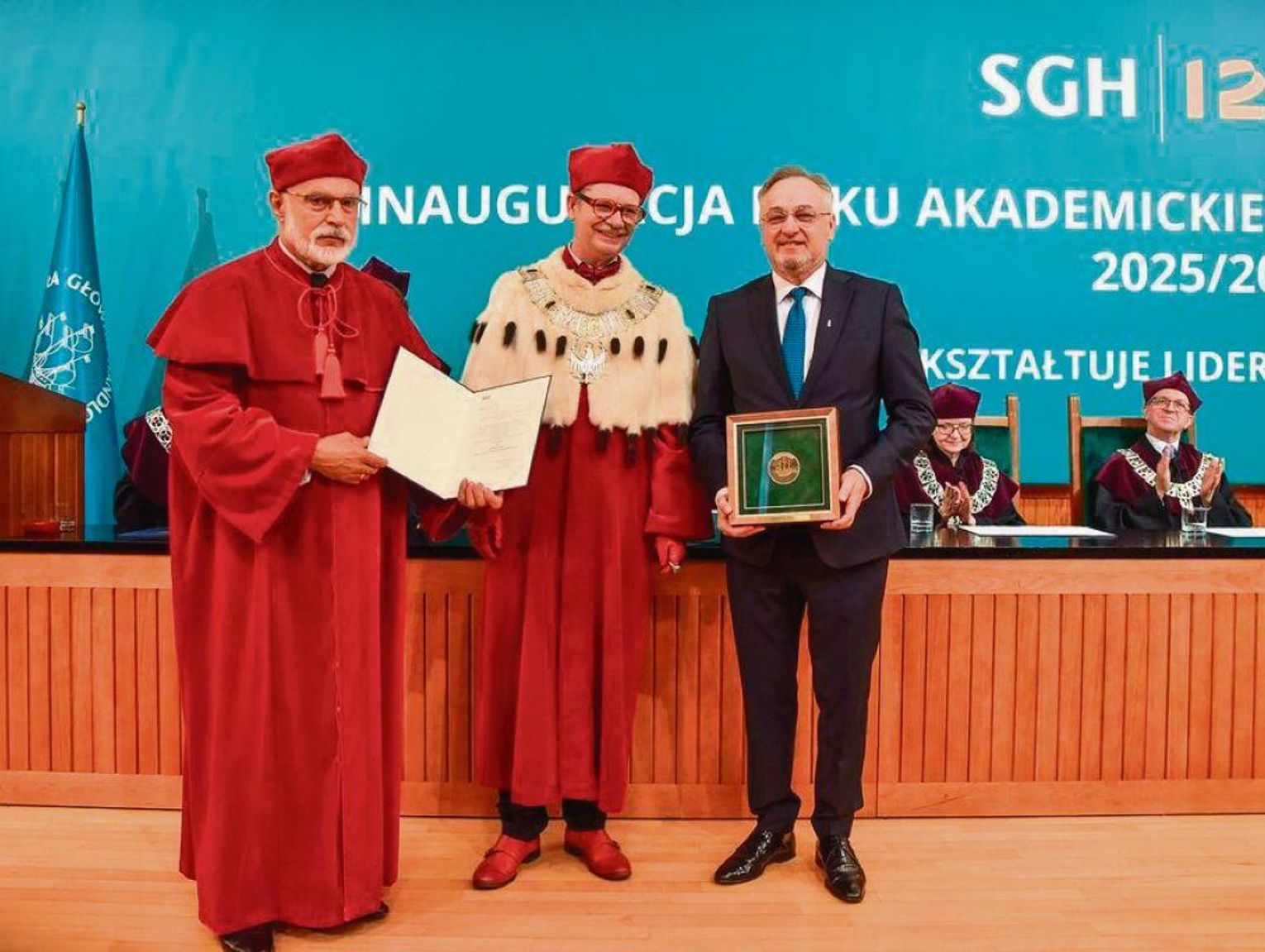 Biznesmen i filantrop z Zamościa, Bogusław Hass, dostał medal za Zasługi dla SGH w Warszawie