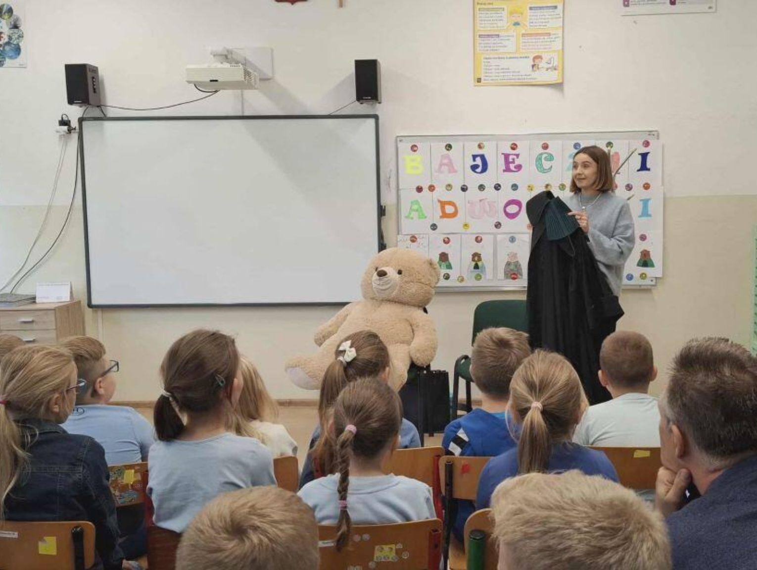 Borowina Sitaniecka: Dzieci poznawały prawo z misiem adwokatem