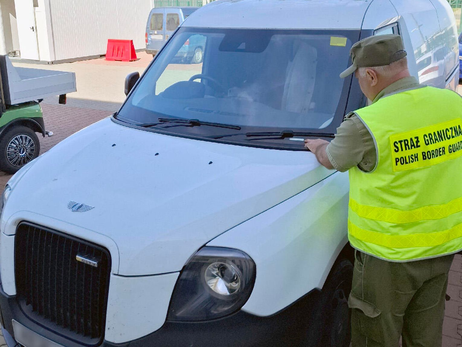 Brytyjczyk w kradzionym aucie zatrzymany na przejściu granicznym w Zosinie. Było warte 100 tys. zł