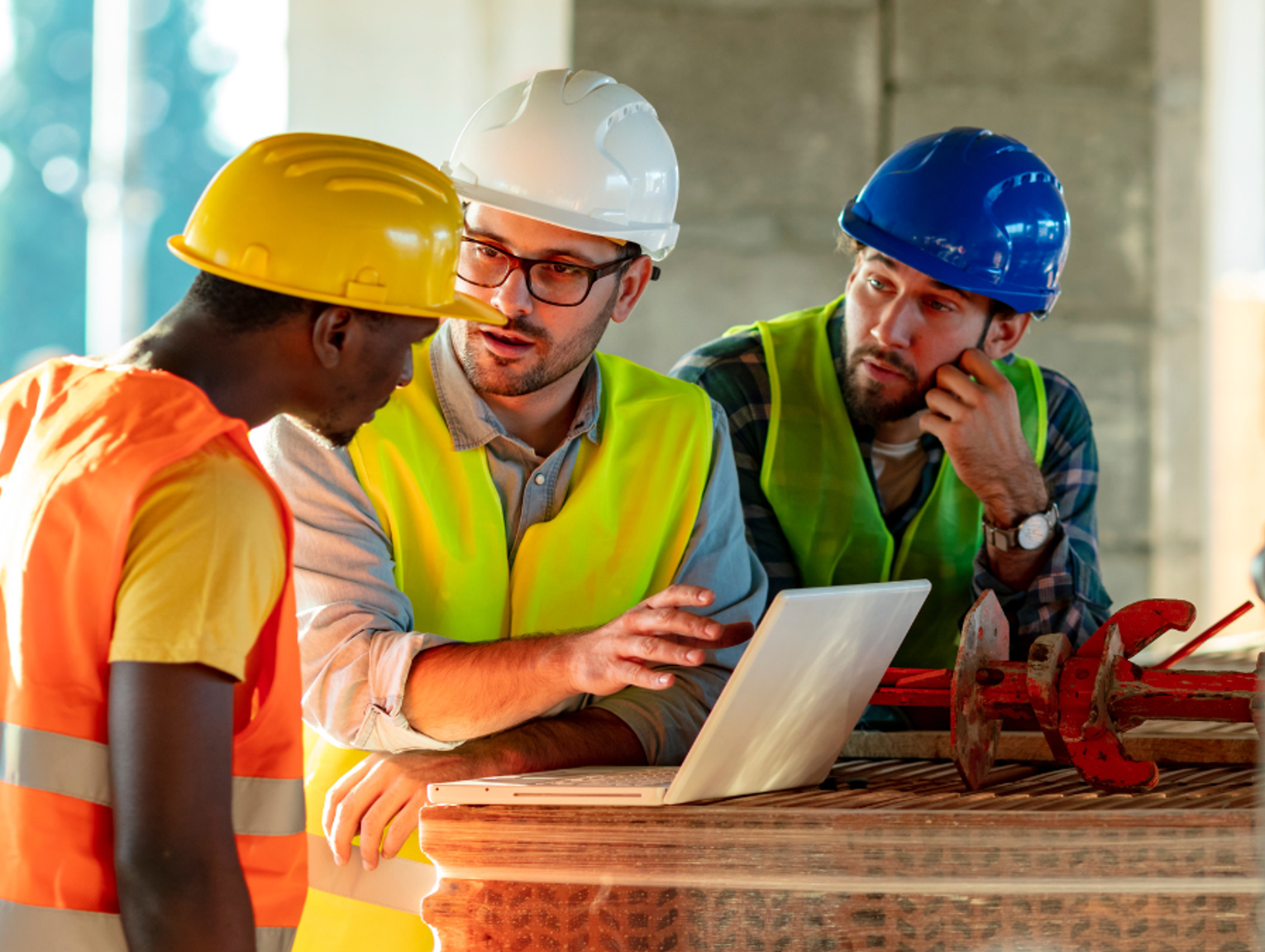 Cudzoziemcy w pracy. Na czele listy Ameryka Południowa