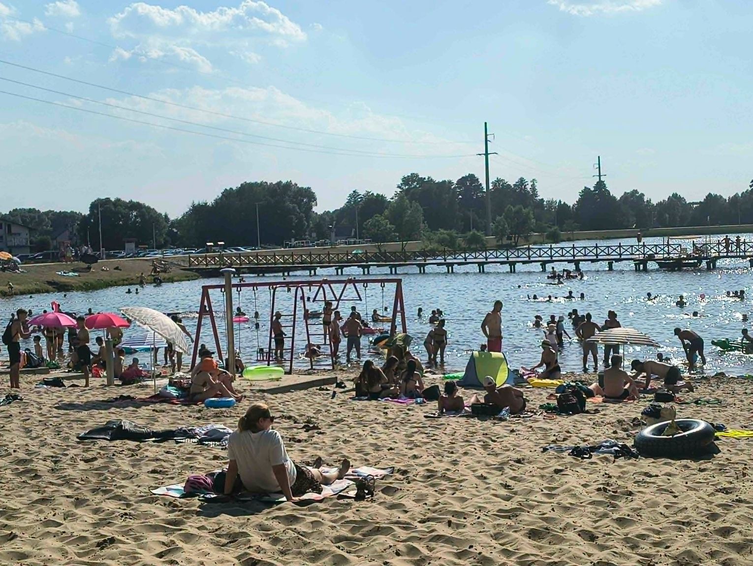 Biłgoraj. Czerwona flaga nad Zalewem Bojary