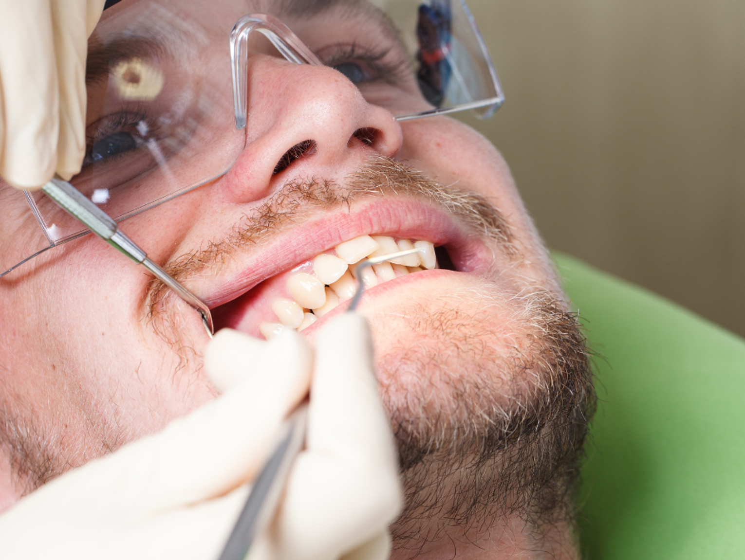 Do dentysty w Ukrainie. To tam Polacy coraz częściej leczą zęby