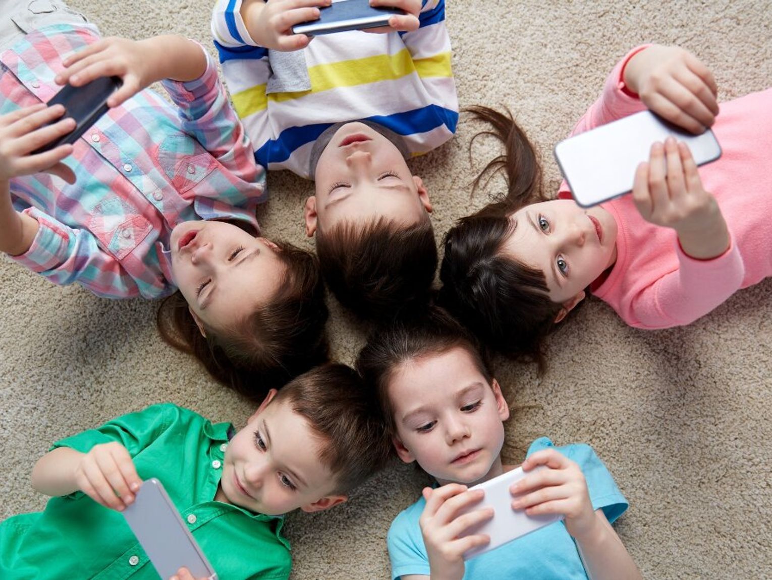 Do podstawówek wejdzie zakaz używania telefonów komórkowych