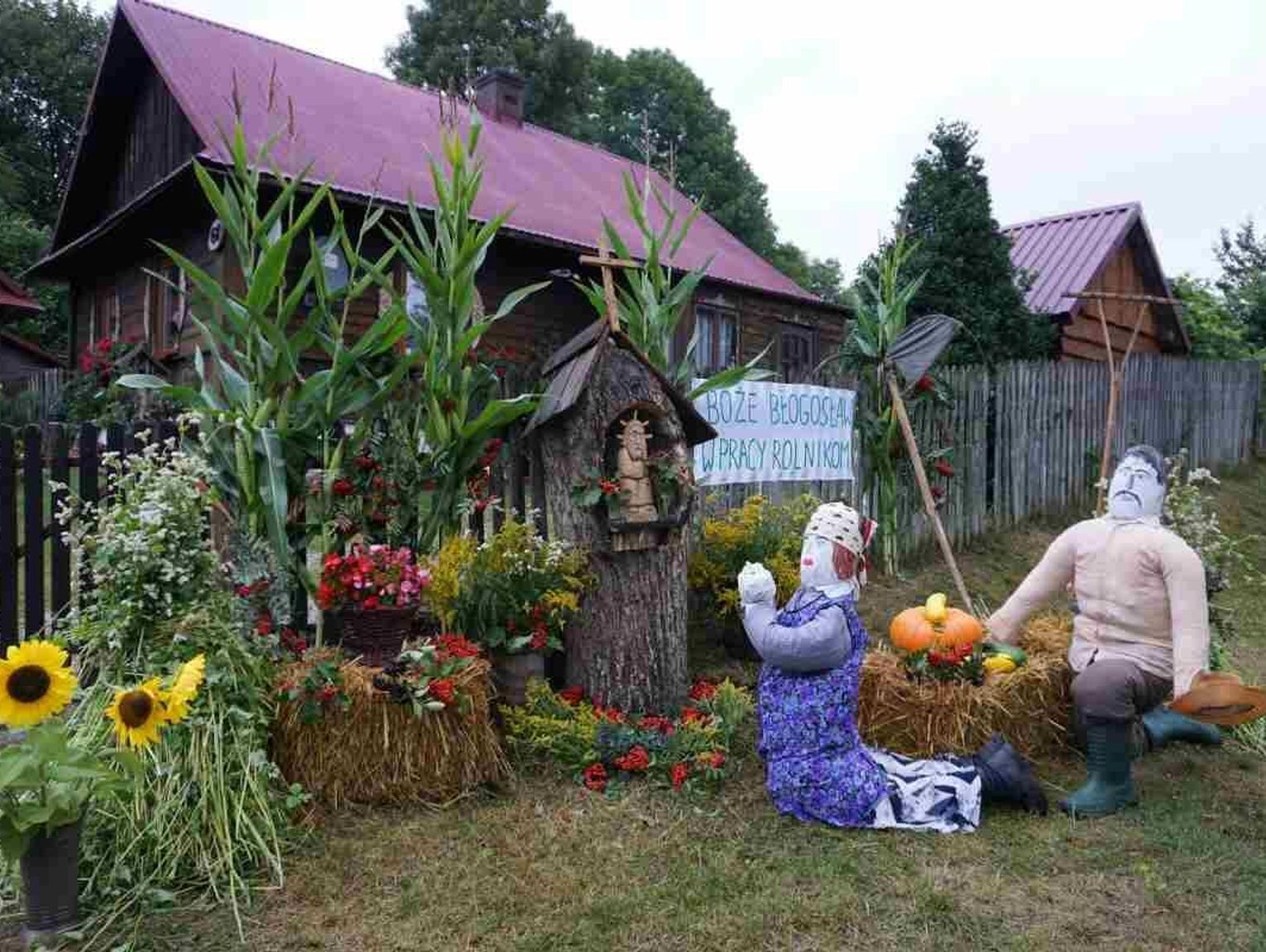 Dożynki Gminno-Parafialne w Majdanie Sopockim. Wieńce, konkurs na dekoracje i koncert Maczo [ZDJĘCIA]