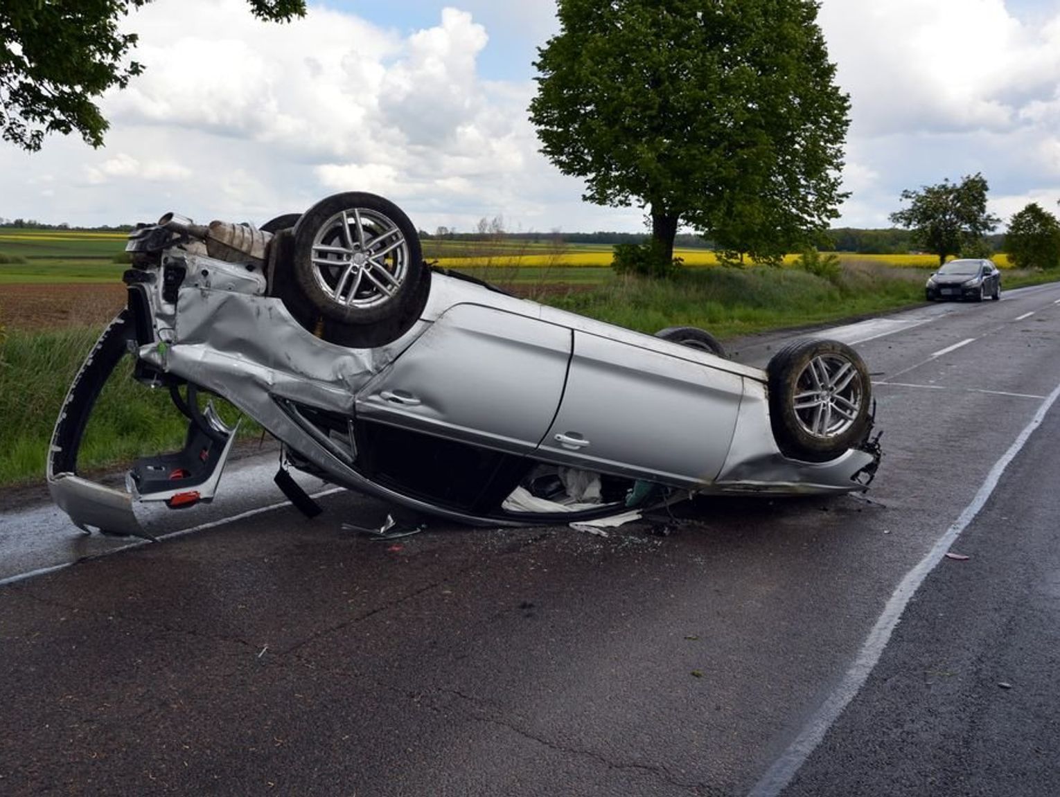 Gm. Sitno: Wypadek na DK 74. 29-latek z audi trafił do szpitala [ZDJĘCIA]