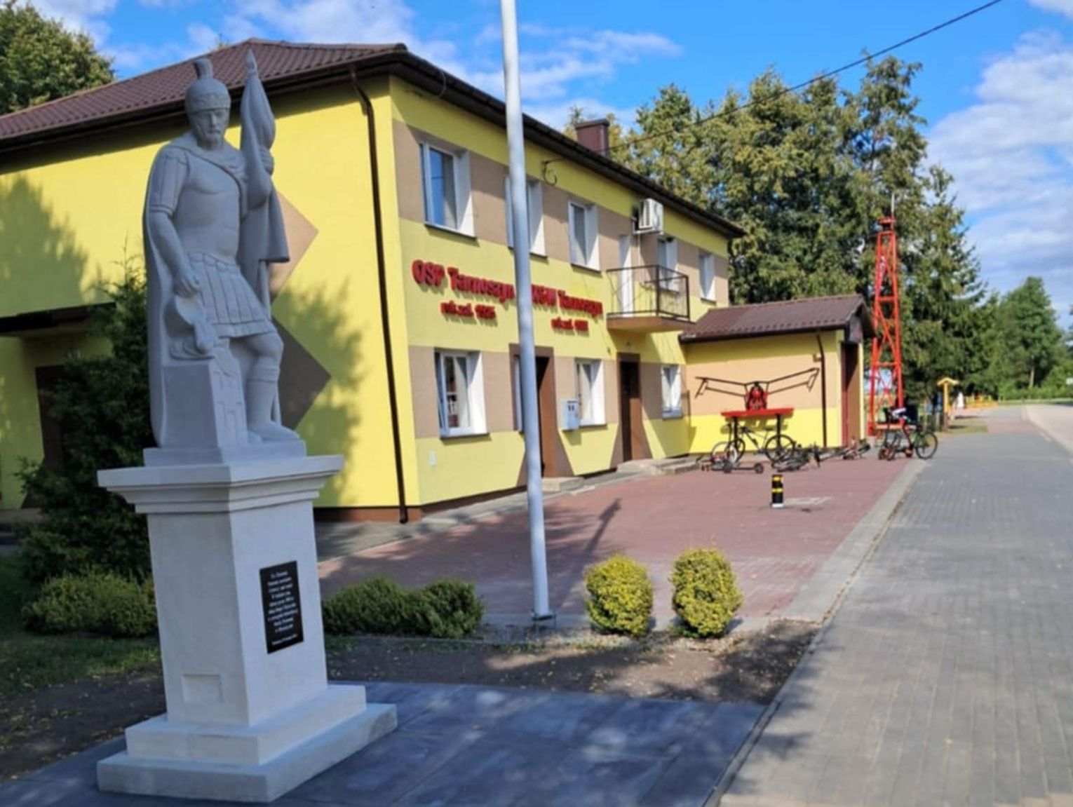 Gm. Ulhówek: Pomnik św. Floriana w prezencie. Okazją 100-lecie OSP Tarnoszyn
