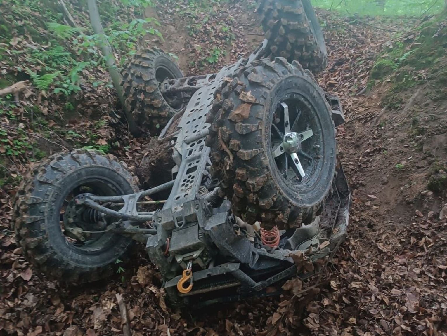 Gmina Turobin: Quad przygniótł 24-latka, interweniował śmigłowiec LPR