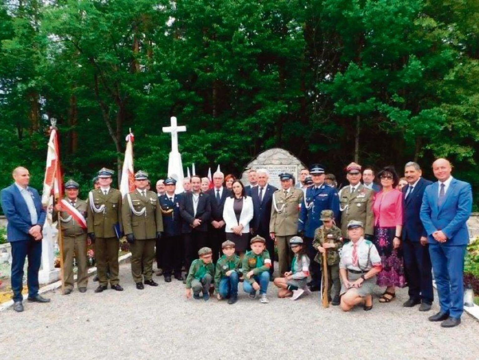 Gmina Zwierzyniec: Sochy pamiętają. Minęła 83. rocznica pacyfikacji wsi