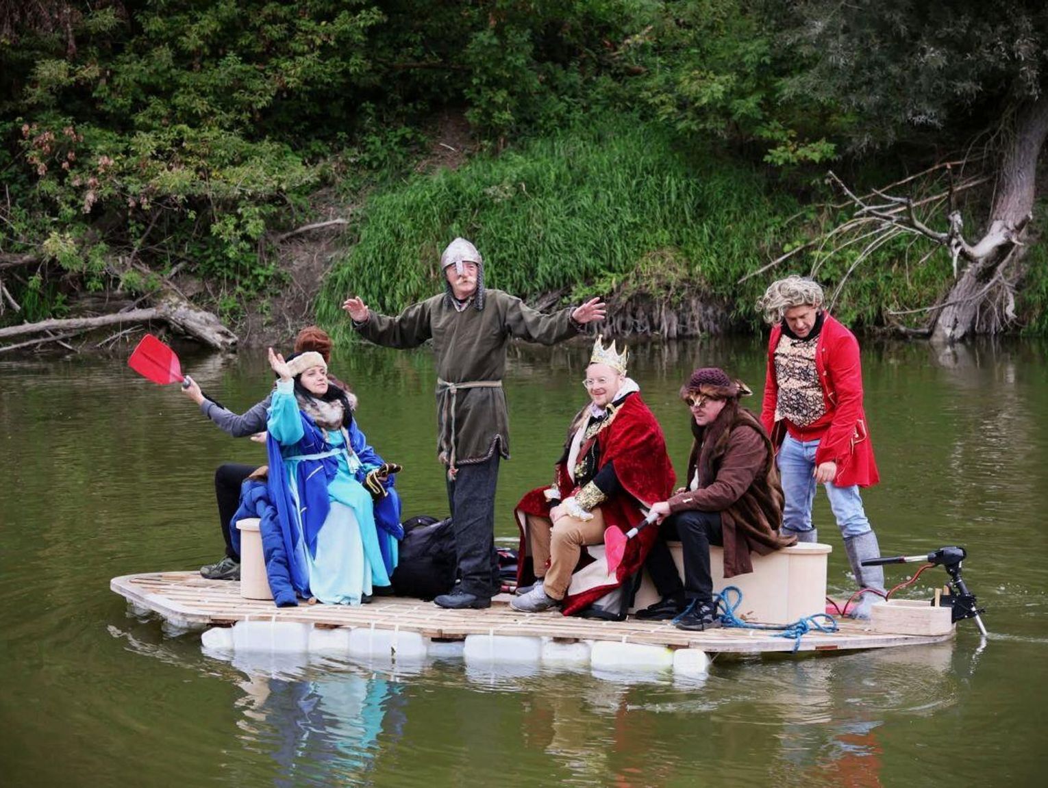 Historyczna rocznica i niecodzienna wyprawa tratwą przez Bug. Jej pomysłodawcą był hrubieszowianin [ZDJĘCIA]