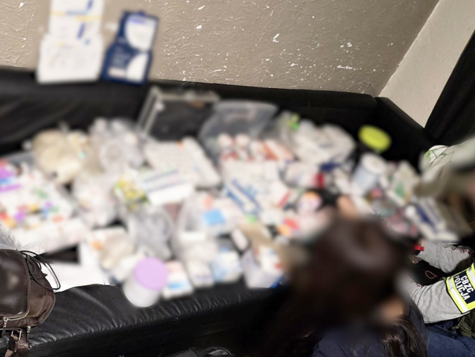 Hormony i sterydy. Handlarze podrabianymi lekami w rękach policji