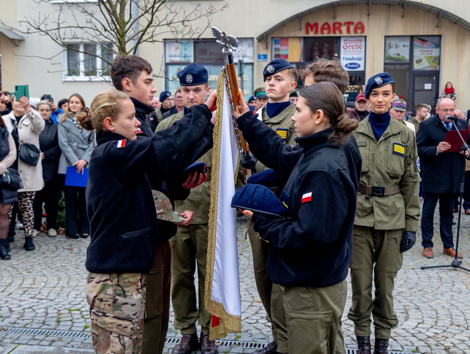 Hrubieszów: Młodzież i kadeci na Marszu Niepodległości. Było też ślubowanie [ZDJĘCIA]