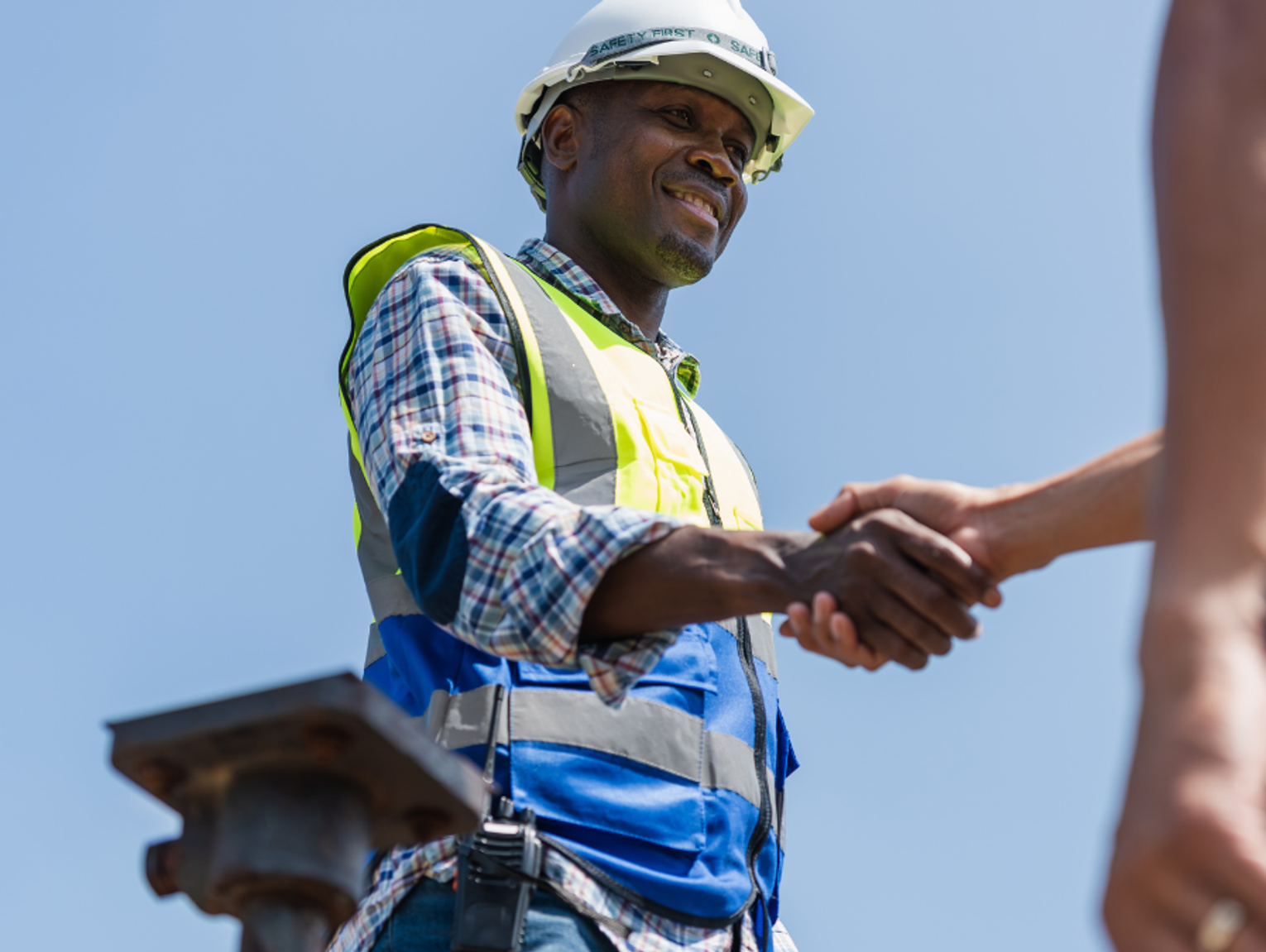 Imigrant w pracy, a nie w więzieniu. Co naprawdę mówią dane z Polski?