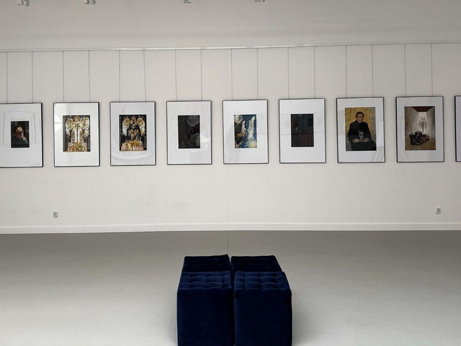 Jan Twardowski na wystawie w Zamojskim Centrum Ilustracji