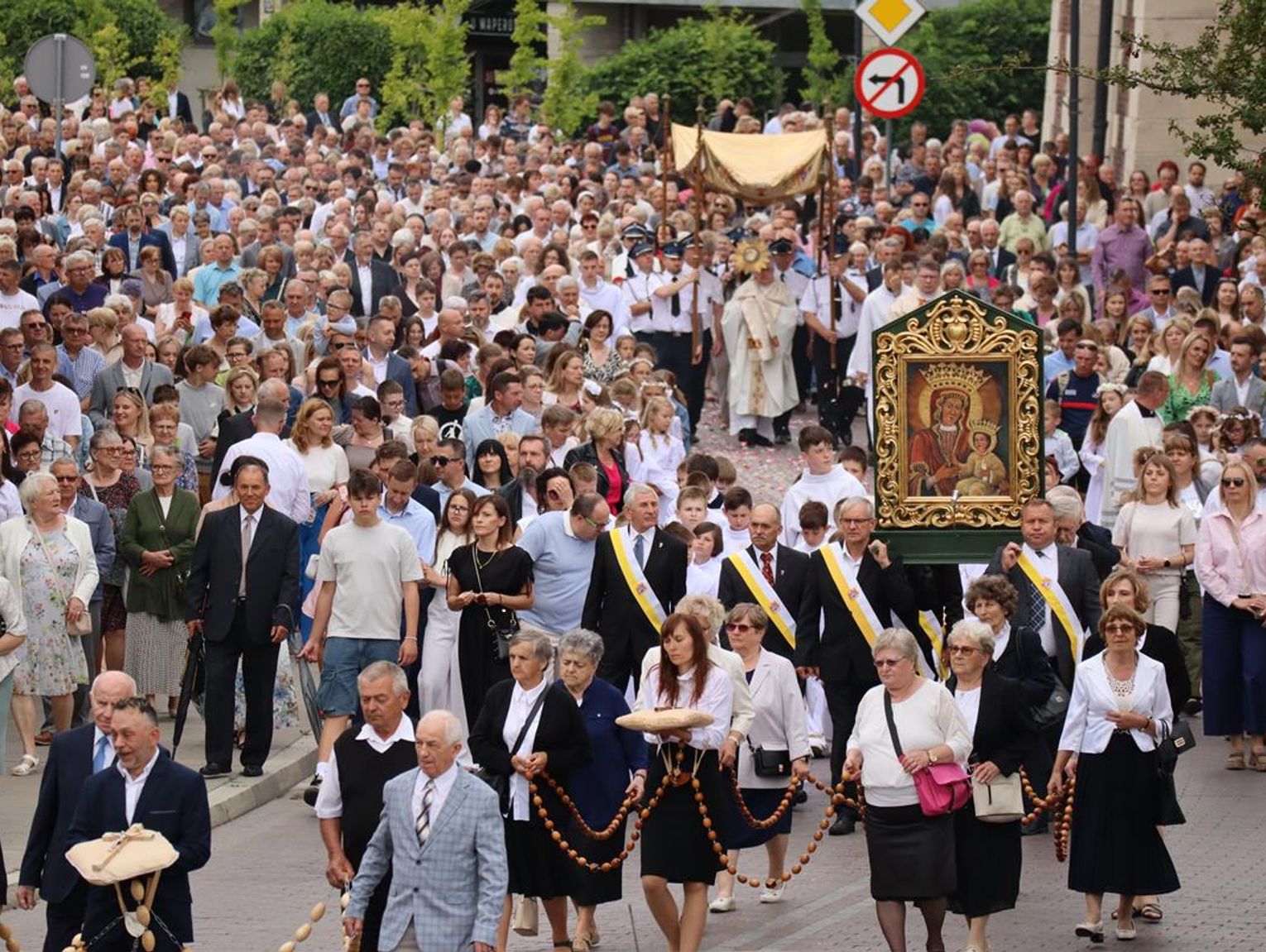Liczby nie kłamią! Frekwencja w kościołach w diecezji zamojsko-lubaczowskiej zaskakuje