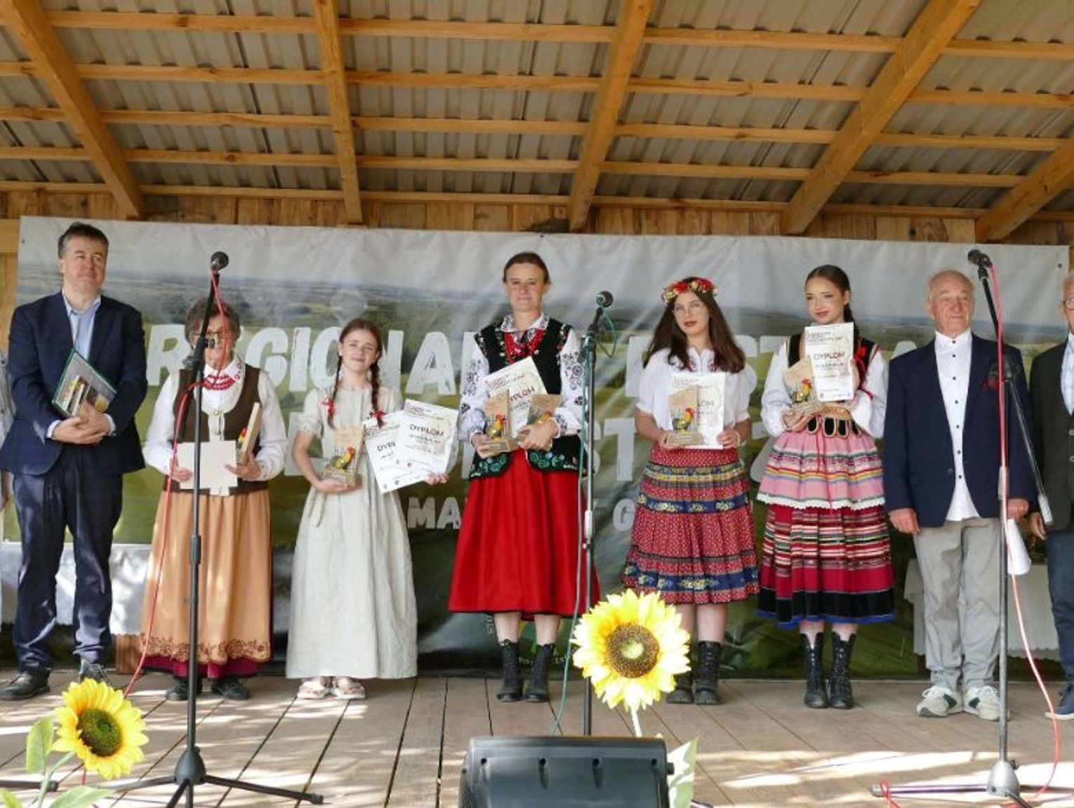 Ludowe śpiewanie u Gumielów. To był 4. Regionalny Festiwal Folklorystyczny im. Marianny Gumieli [ZDJĘCIA]